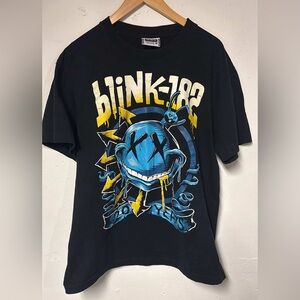 Blink 182 Men’s Graphic Band Tee The Roxx Large